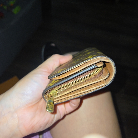 Wallet - Picture 6 of 11